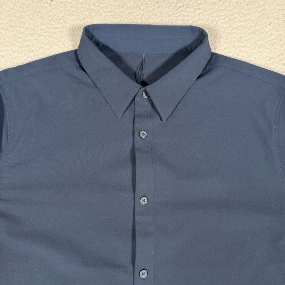 Lululemon Shirt Mens XL Blue Performance Button Up Casual Preppy Stretch Logo